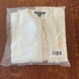 Off White XL sweater from Boston Proper